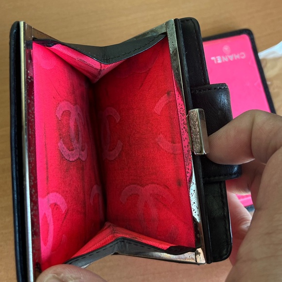 CHANEL wallet with coin compartment - Picture 12 of 12